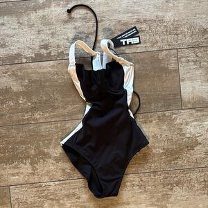 NEVER WORN TA3 Elegant Black and White Women's One Piece Swimsuit